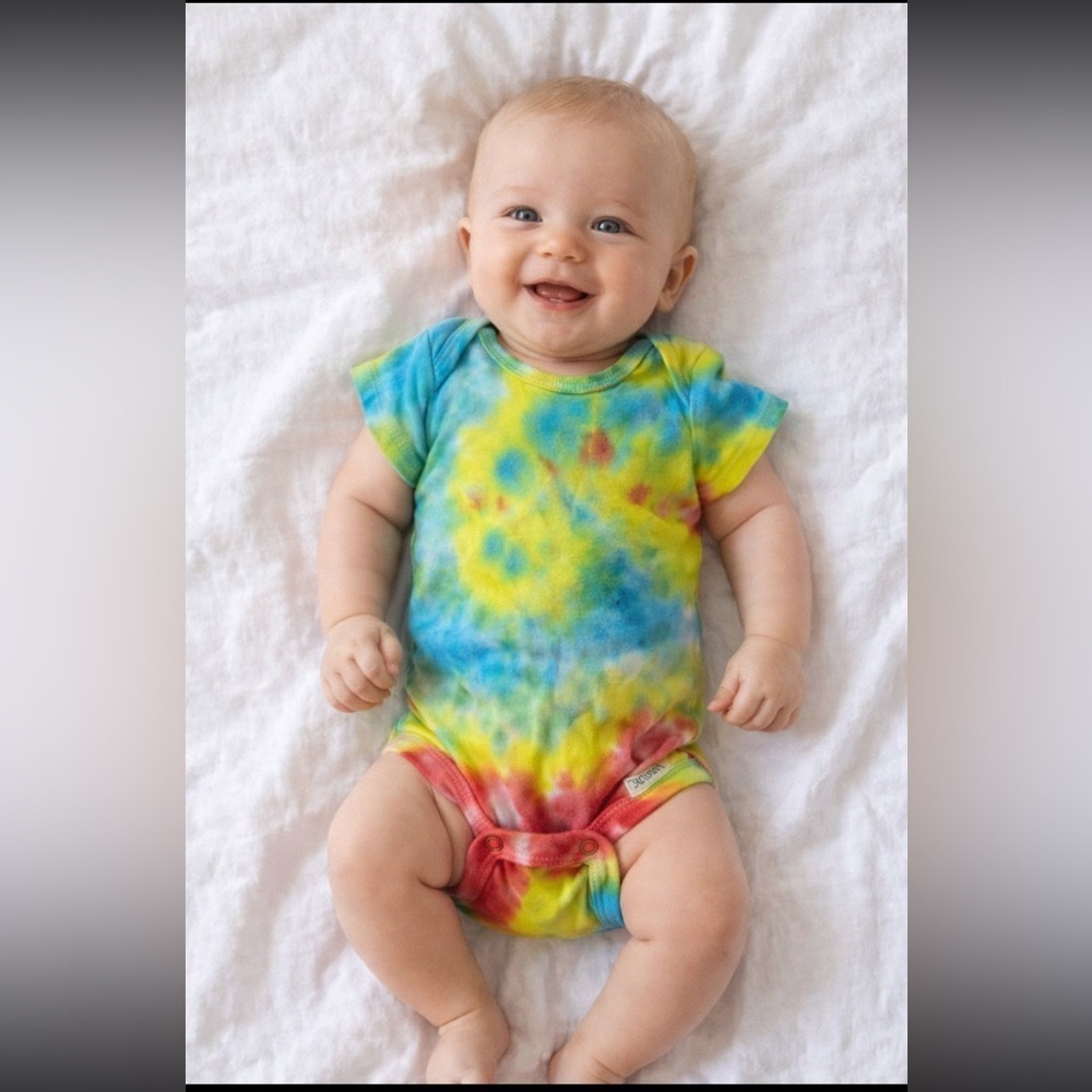 Gerber Vibrant Tie-Dye Short Sleeve Onesie